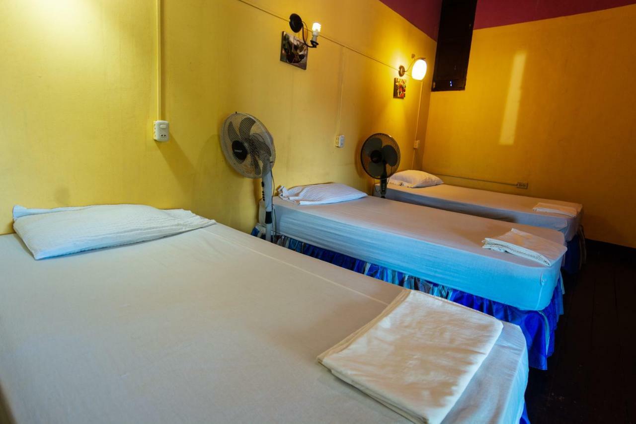 Hostal Lazybones León Zewnętrze zdjęcie