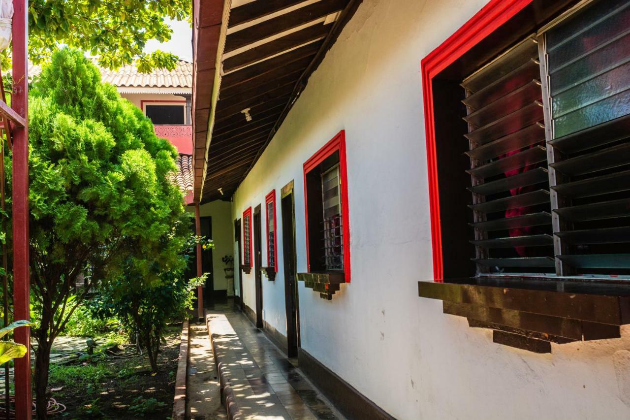 Hostal Lazybones León Zewnętrze zdjęcie