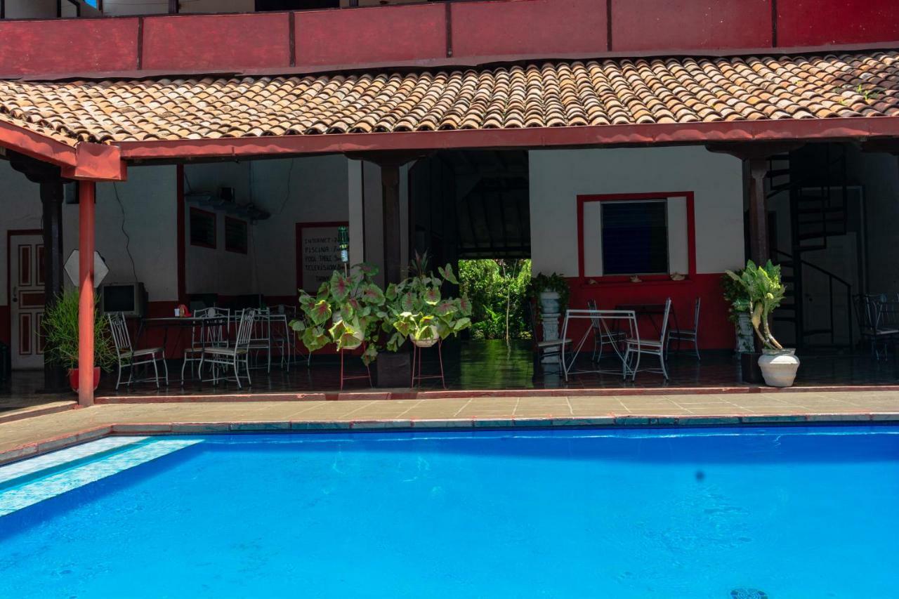 Hostal Lazybones León Zewnętrze zdjęcie
